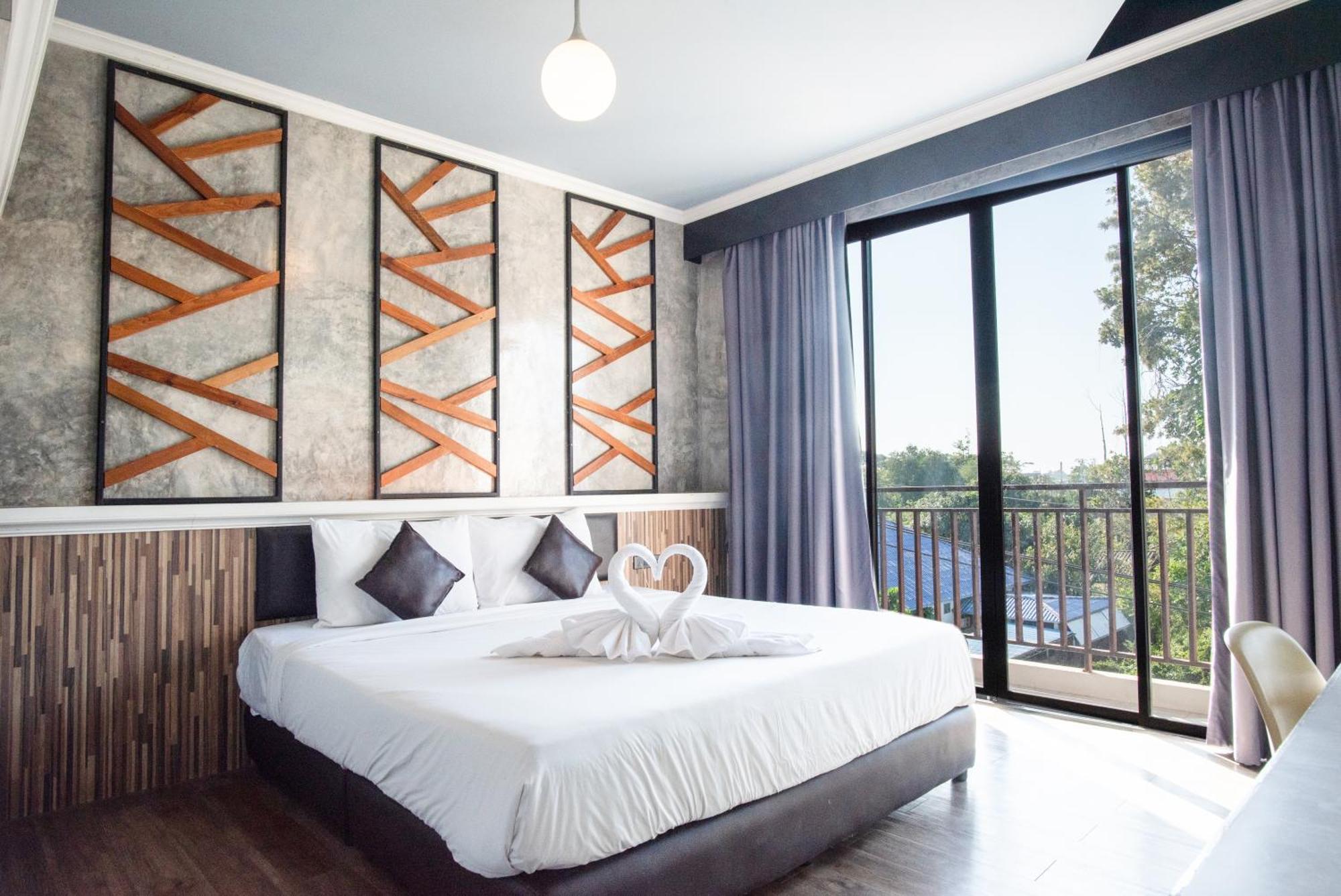 The Proud Hotel Ubon Ratchathani Esterno foto