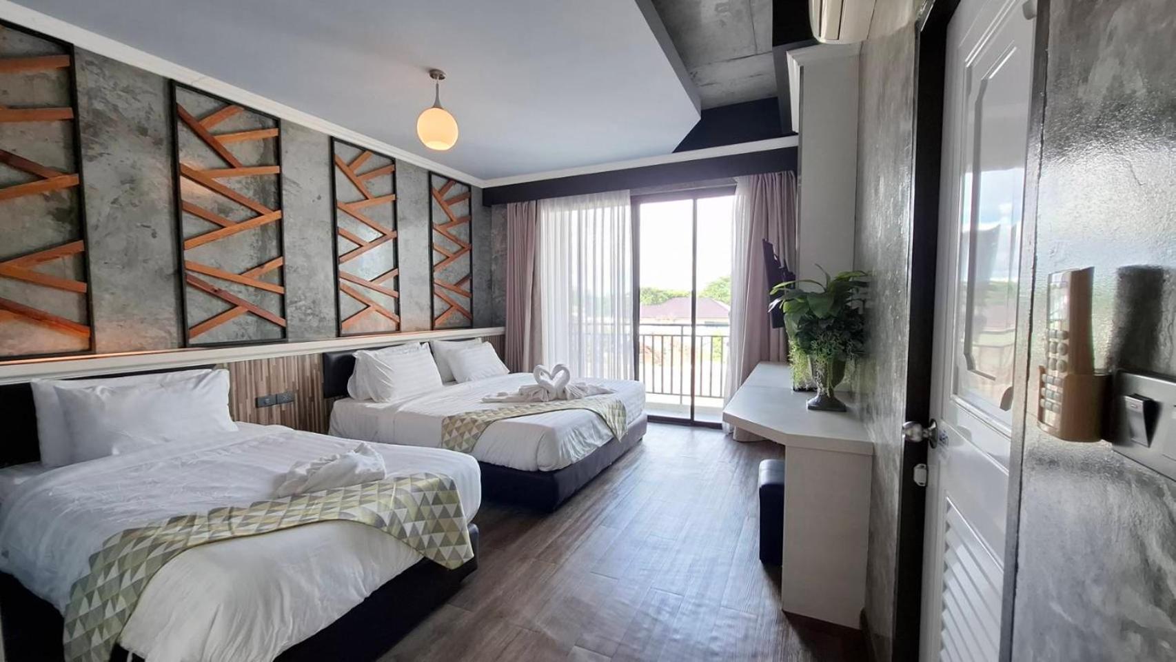 The Proud Hotel Ubon Ratchathani Esterno foto