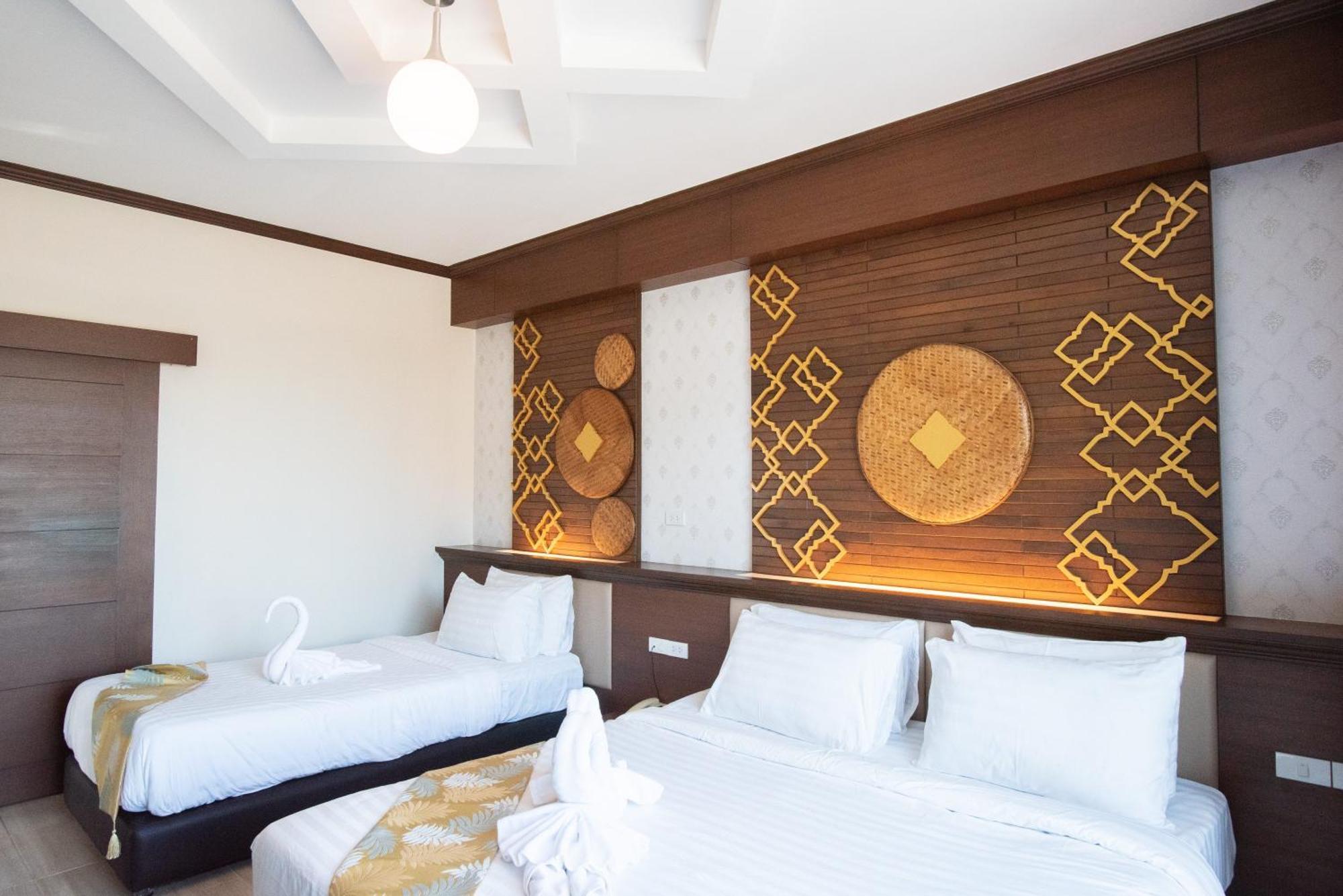 The Proud Hotel Ubon Ratchathani Esterno foto