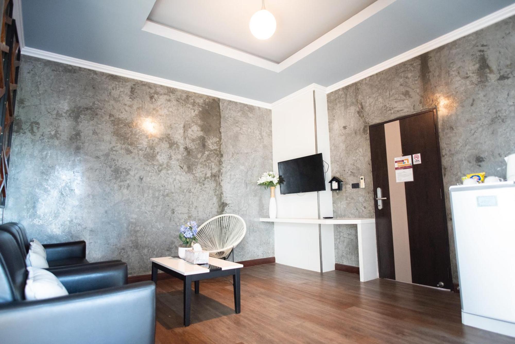 The Proud Hotel Ubon Ratchathani Esterno foto