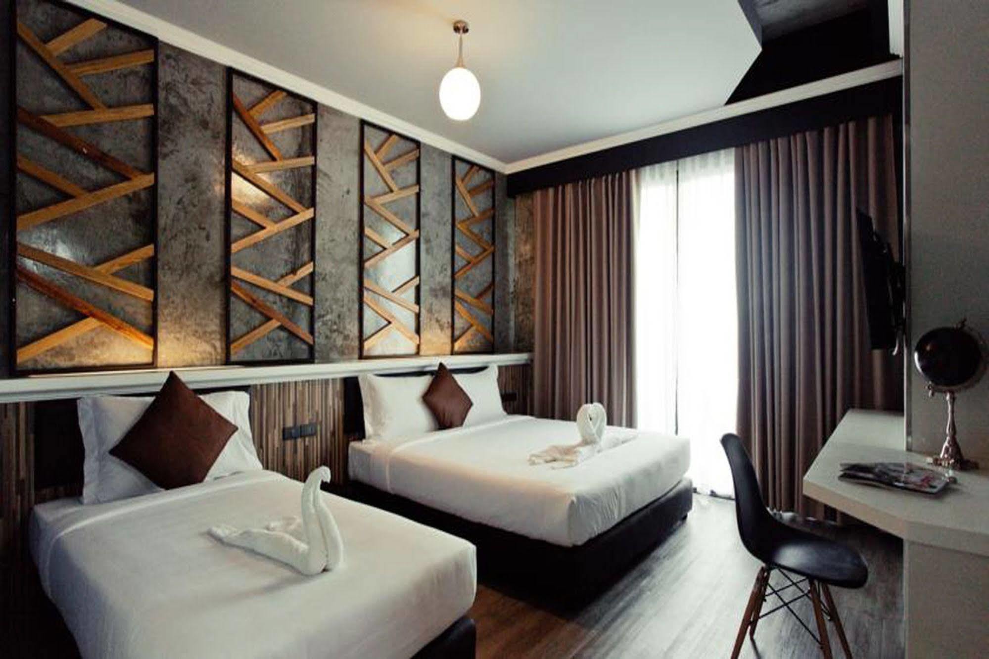 The Proud Hotel Ubon Ratchathani Esterno foto